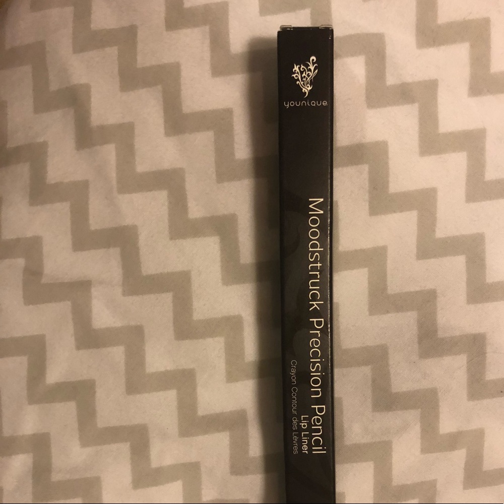 Younique Moonstruck Precession  Pencil